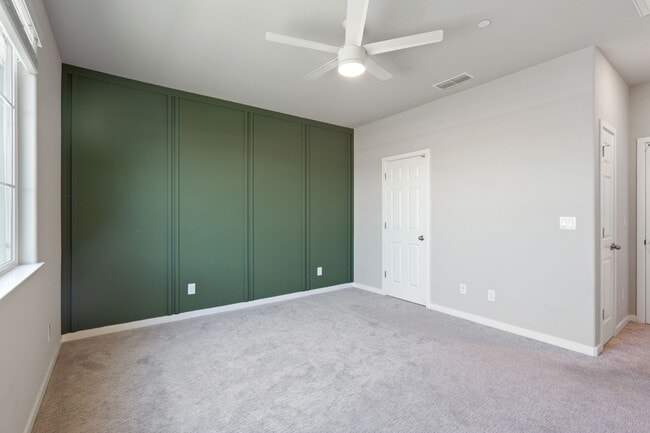 Building Photo - 1305 Swallowtail Dr
