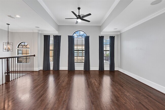 Building Photo - 1320 Studer St