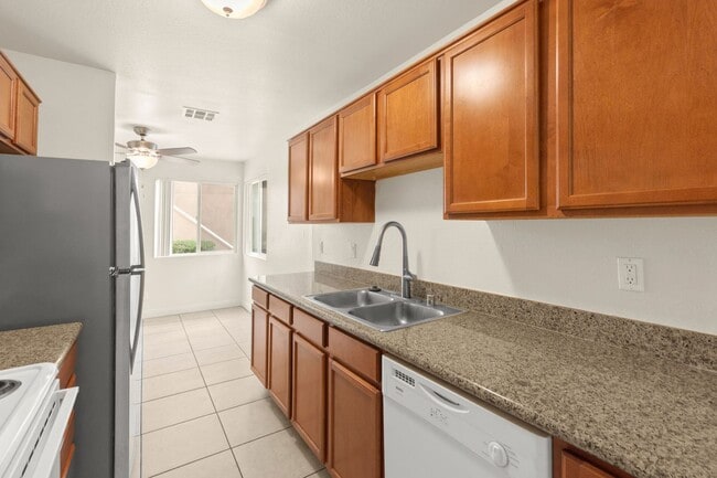 Building Photo - Spacious Ground-Level 2-Bedroom Condo Near...