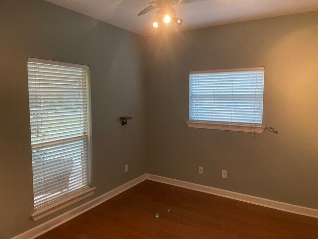 Building Photo - 6833 Corto Rd