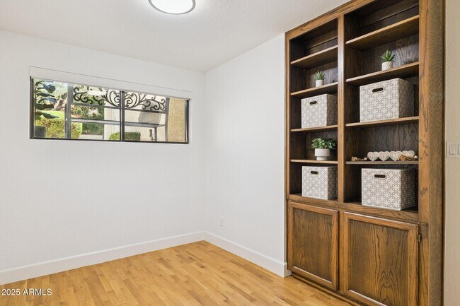 Building Photo - 5732 N 25th St