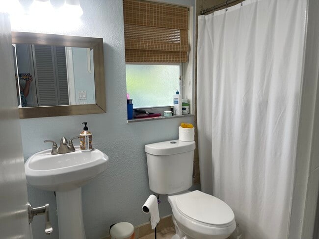 Building Photo - 3123 SW Natura Ave