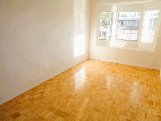 Building Photo - Adorable Single Level Northeast Home With Refrigerated Air Located In Quiet Neighborhood
