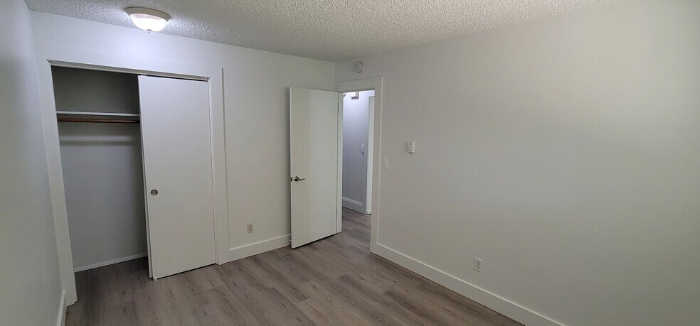 Front bedroom - 110 SE Vista Ave