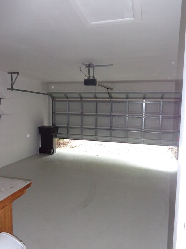 Building Photo - 2220 NW 14th Ave