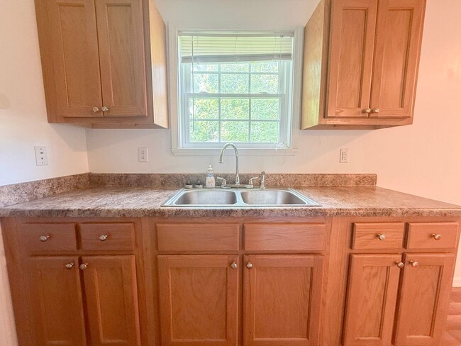 Building Photo - 3-Bedroom Home in Algood with Shaded Backyard