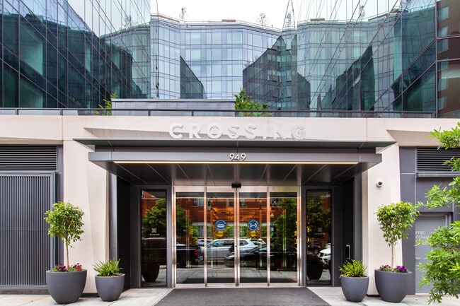 Building Photo - 949 1st St SE