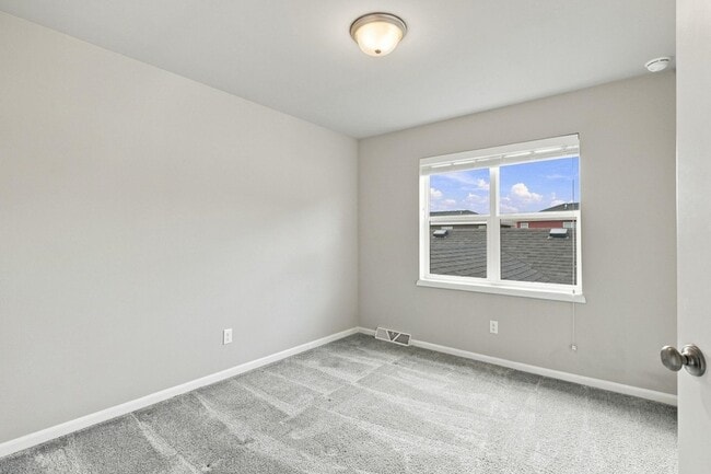 Building Photo - 6158 Driscoll Dr