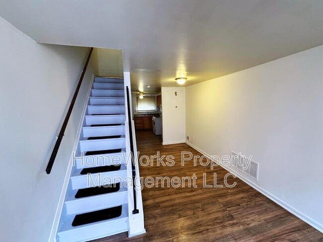 Building Photo - 1113 Shields Pl