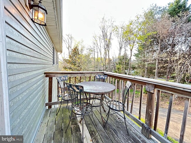 Building Photo - 9740 Deerhaven Ln