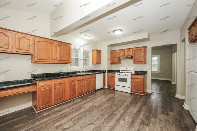 Building Photo - 3353 Berkeley Rd