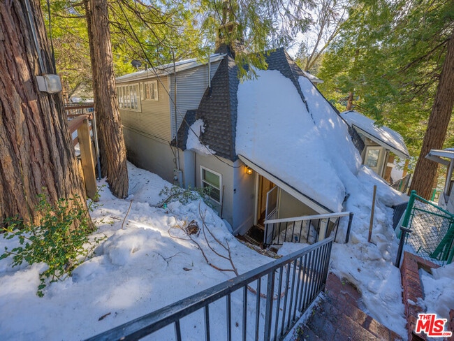 Building Photo - 233 Corona Cir