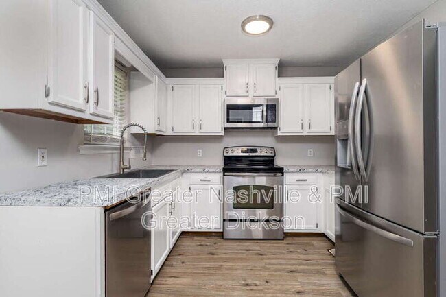 Building Photo - 2414 Lismore Dr