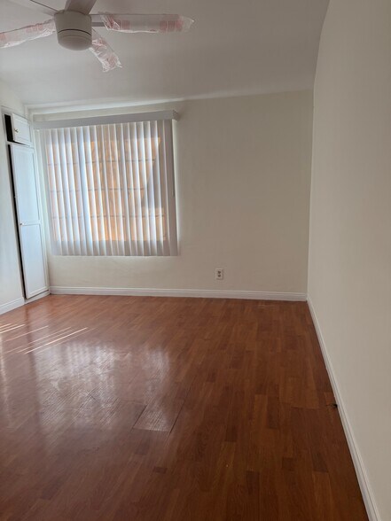 Building Photo - 121 E Garfield Ave