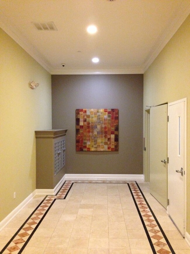 Building Photo - 2 Bed / 2 Bath Apartment | 1,021 Sq. Ft. | Washer & Dryer Included