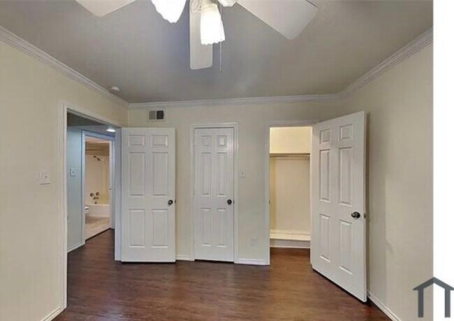 Building Photo - 3432 W 4th St