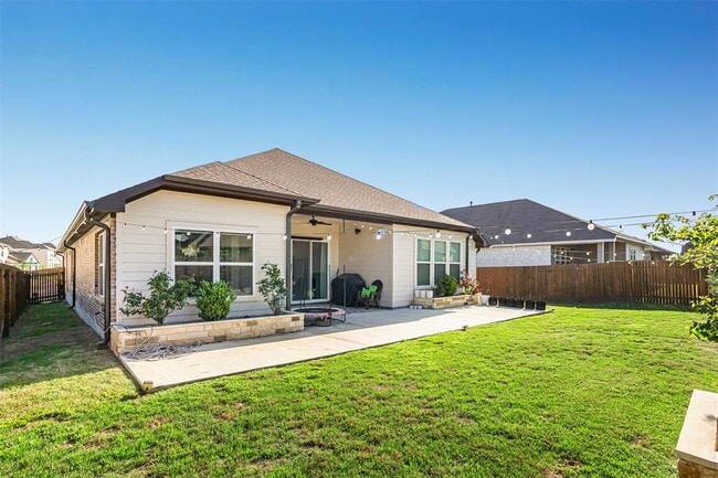 Building Photo - 3808 Sandhill Crane Dr