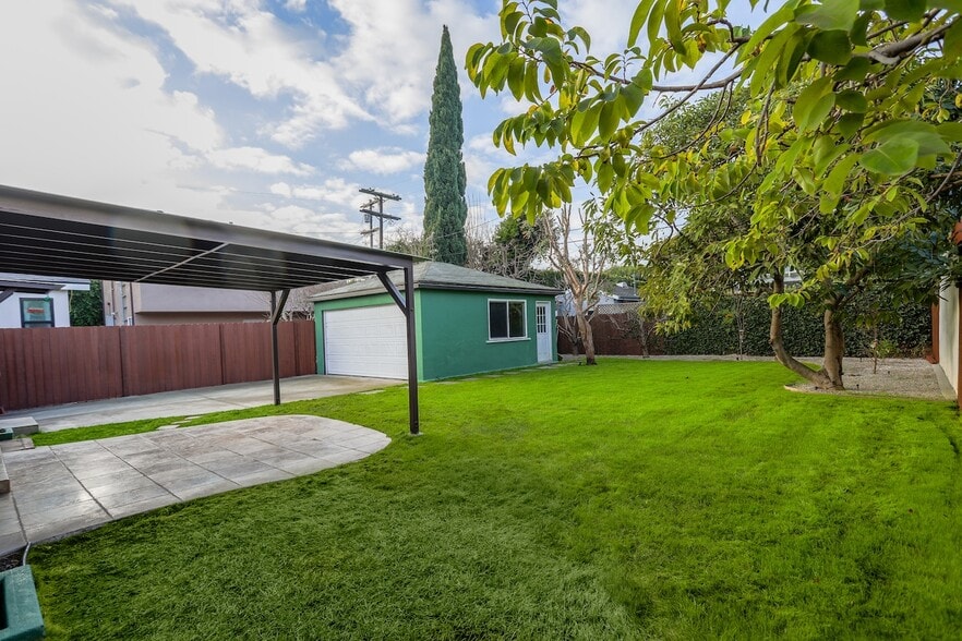 Building Photo - 2587 S Westgate Ave