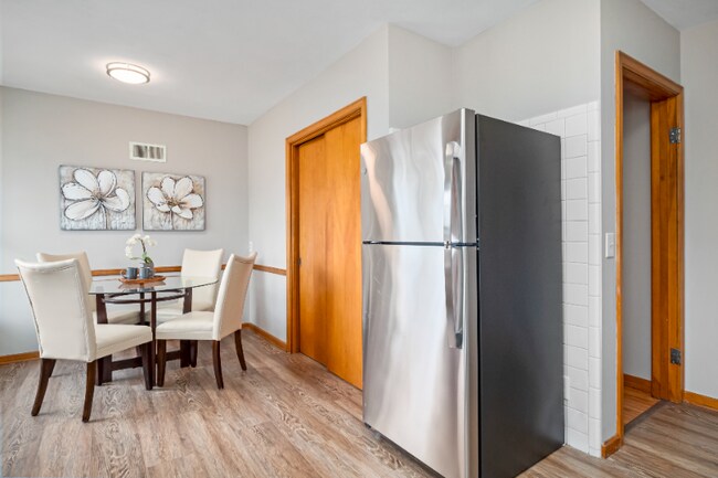 Building Photo - 1506 Starling Dr