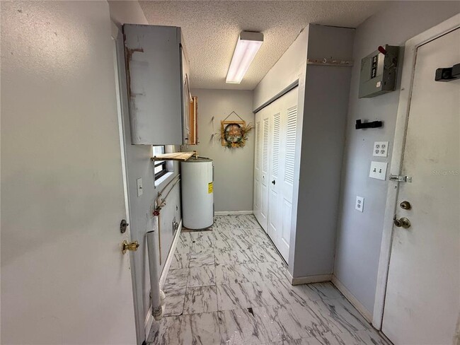 Building Photo - 8221 Malvern Cir