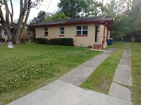 Building Photo - 5644 Mahalia dr