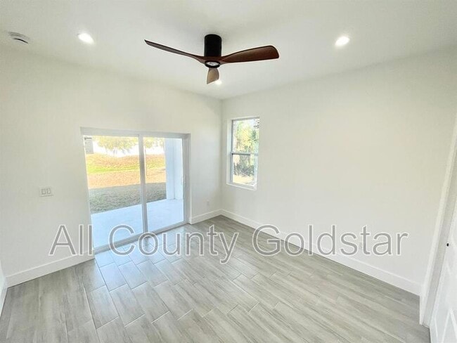 Building Photo - 4661 Fairlane Dr