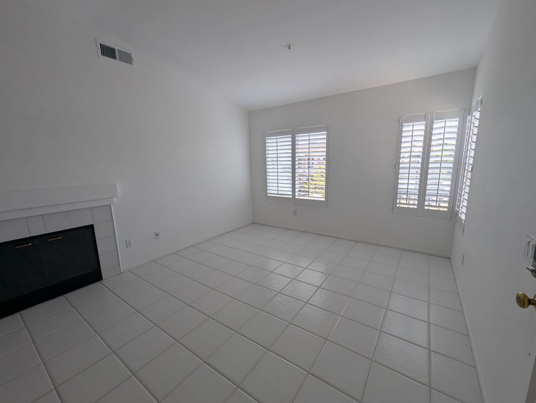 Building Photo - 154 California Ct
