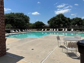 Building Photo - 5526 Stoneridge Ct
