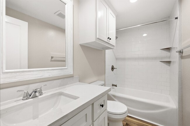 Building Photo - 2222 N Austin Ave