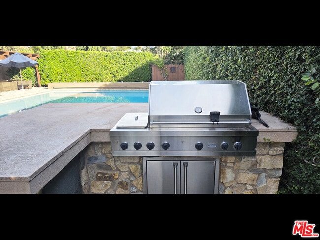 Building Photo - 4744 Haskell Ave