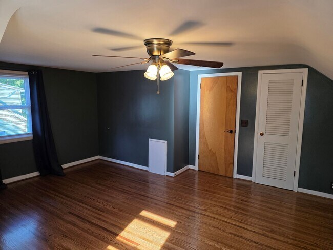 Building Photo - Greece Spacious 3 Bedroom 2 Full Bath Home Available Now