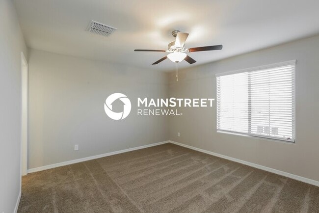 Building Photo - 4 Bedroom Pet-Friendly Home in Phoenix, AZ...