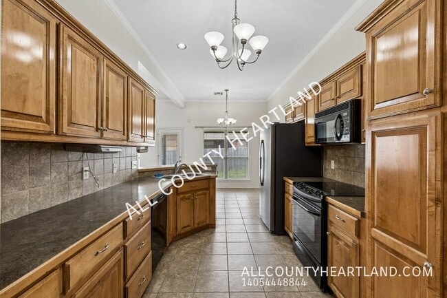 Building Photo - 17025 Canyonwood Ln