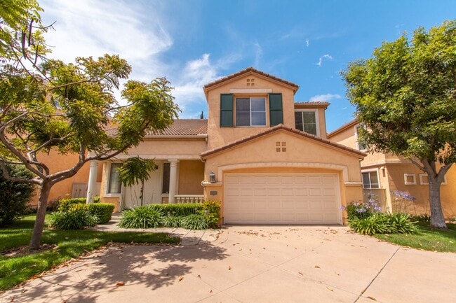 Building Photo - Spacious 3 Bed/2.5 Bath in Desirable UTC La Jolla Community of Toscana