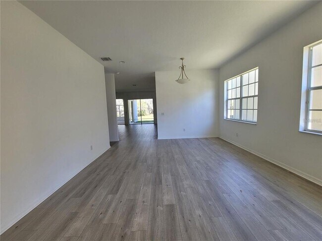 Building Photo - 30741 Pumpkin Ridge Dr