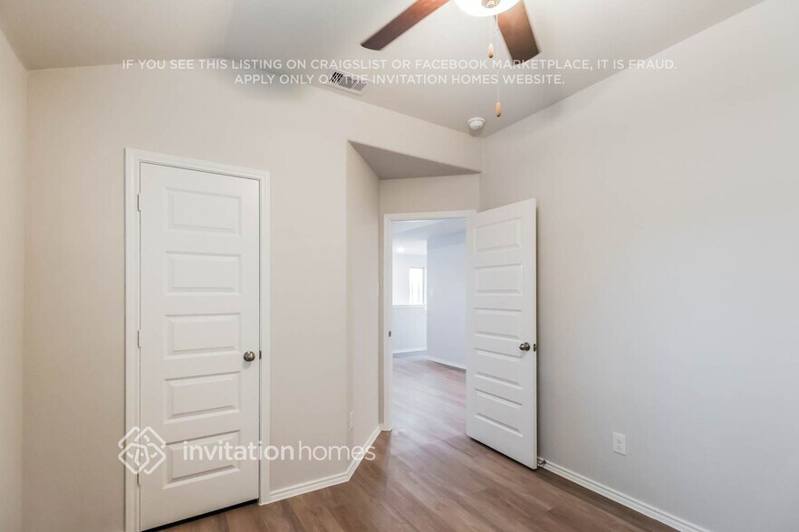 Building Photo - 5608 Poinsettia Pl