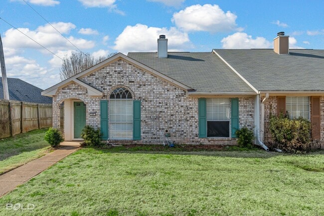 Building Photo - 5005 Longstreet Pl