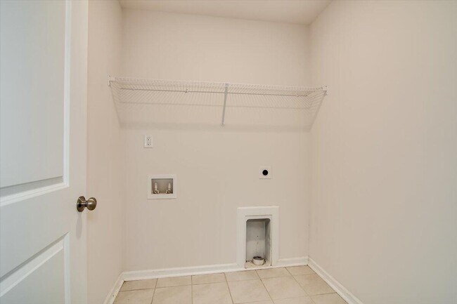 Building Photo - 6242 High Top Ln