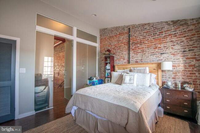 Building Photo - 19 N 3rd St