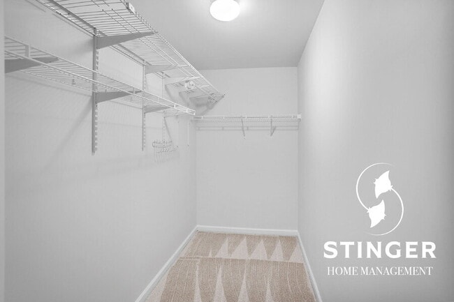 Building Photo - 108 Saluda Way