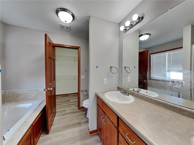 Building Photo - 2248 Longhorn Ln