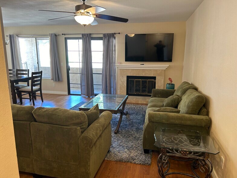 Building Photo - 1120 Grape St