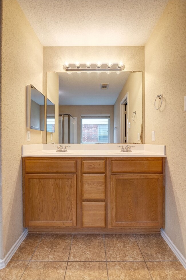 Building Photo - 6302 Denison Oaks Dr