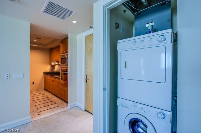 Building Photo - 2700 S Las Vegas Blvd