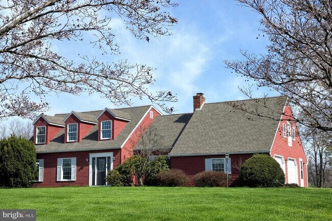 Building Photo - 723 Godshall Rd