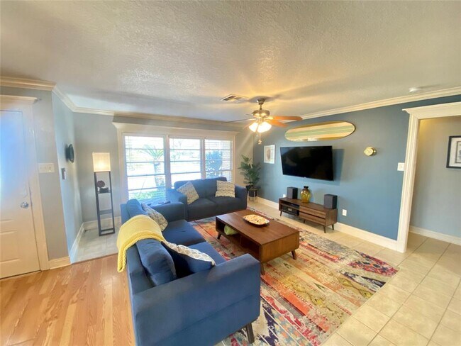 Building Photo - 1311 Milam Dr