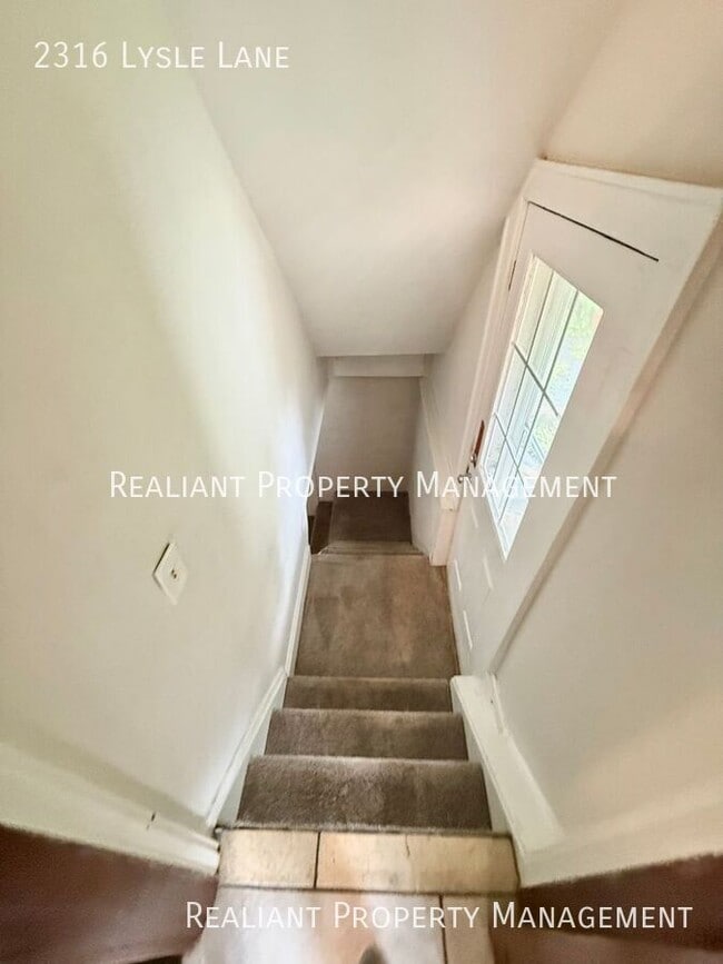 Building Photo - 2316 Lysle Ln