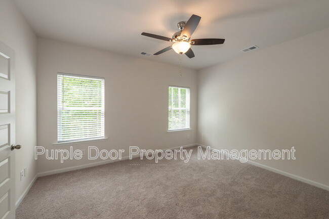 Building Photo - 1672 Eagle Dr