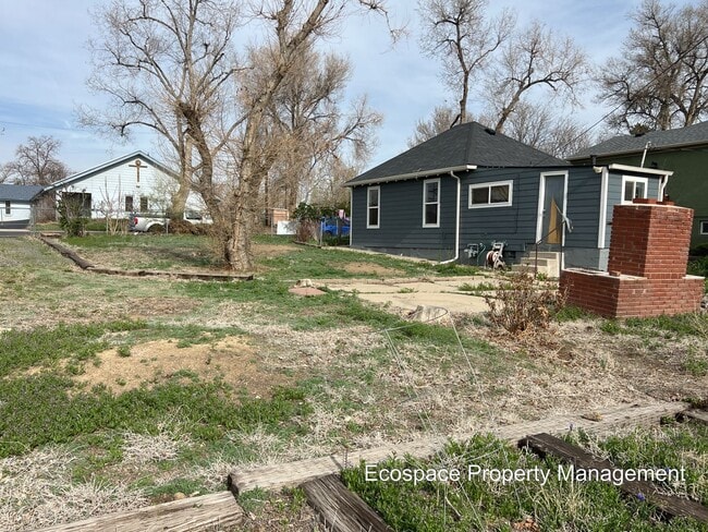 Building Photo - Cozy 2 Bed 1 Bath Bungalow in Denver's Globeville Neighborhood
