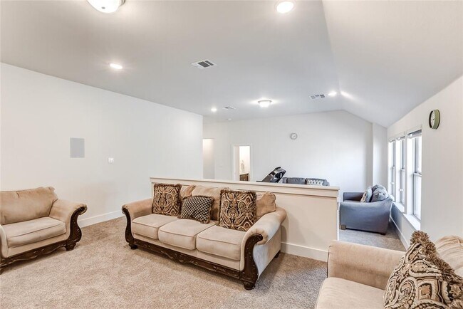 Building Photo - 212 Charbono St